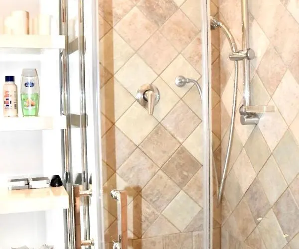 Mansarda Teatro Duse Centro * بولونيا