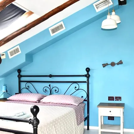 Lägenhet Mansarda Teatro Duse Centro *