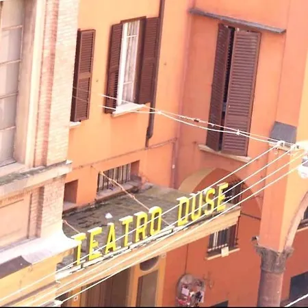 Apartment Mansarda Teatro Duse Centro