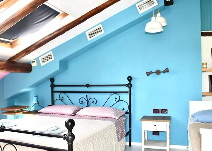 Apartmán Mansarda Teatro Duse Centro *
