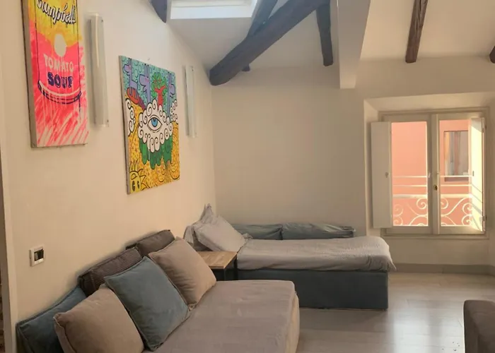 Mansarda Teatro Duse Centro Apartmán *
