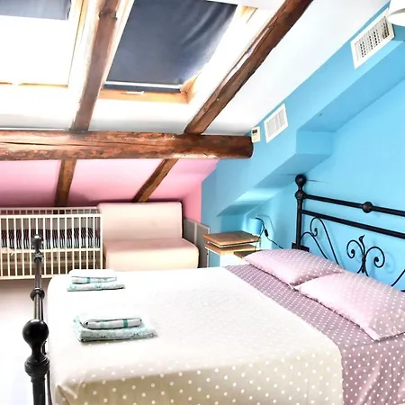 Apartamento Mansarda Teatro Duse Centro *